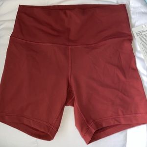 Lulu wunder train hr short size 10